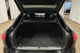 musta Audi e-tron 2023 kuva 35.