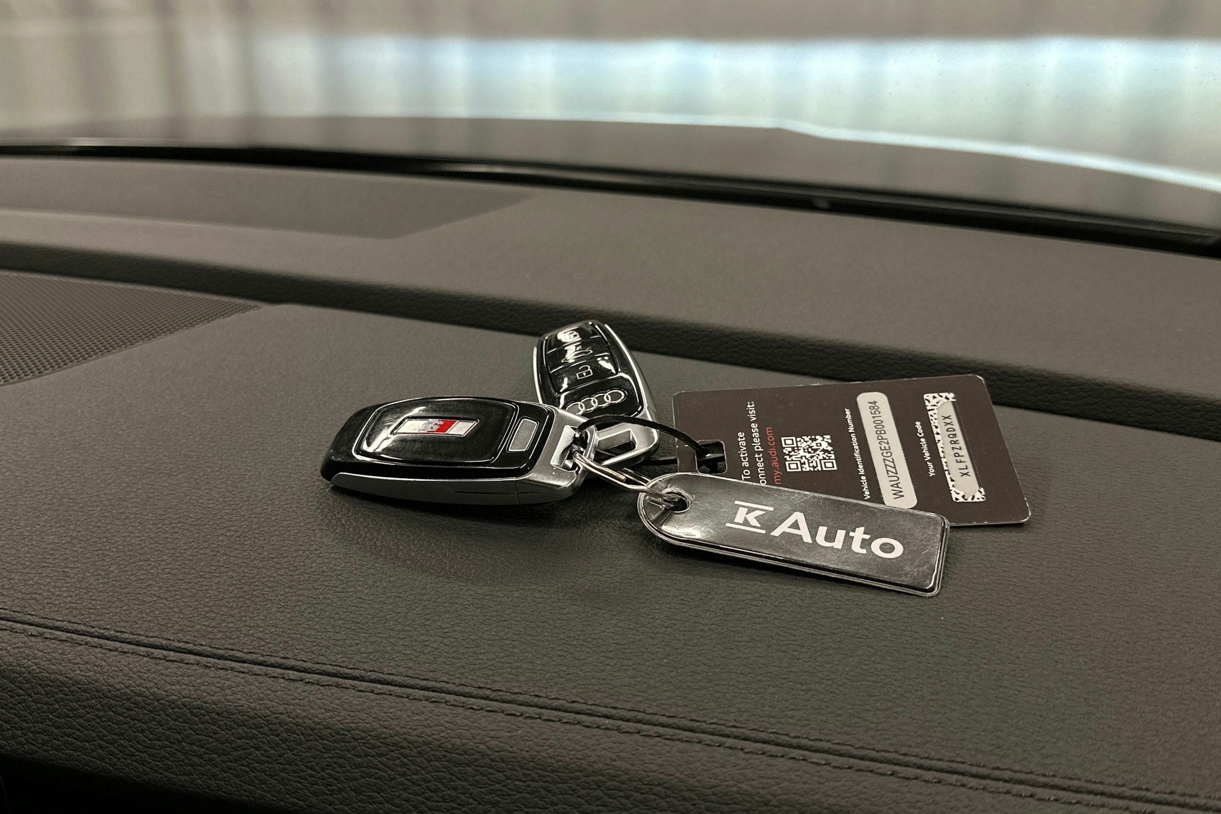 musta Audi e-tron 2023 kuva 37.