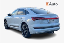 valkoinen Audi e-tron 2023 kuva 2.