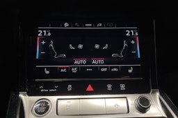 valkoinen Audi e-tron 2023 kuva 24.