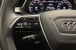 valkoinen Audi e-tron 2023 kuva 27.