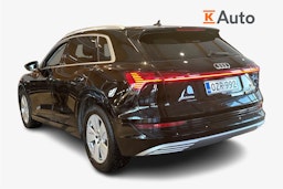musta Audi e-tron 2023 kuva 2.