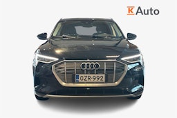 musta Audi e-tron 2023 kuva 5.