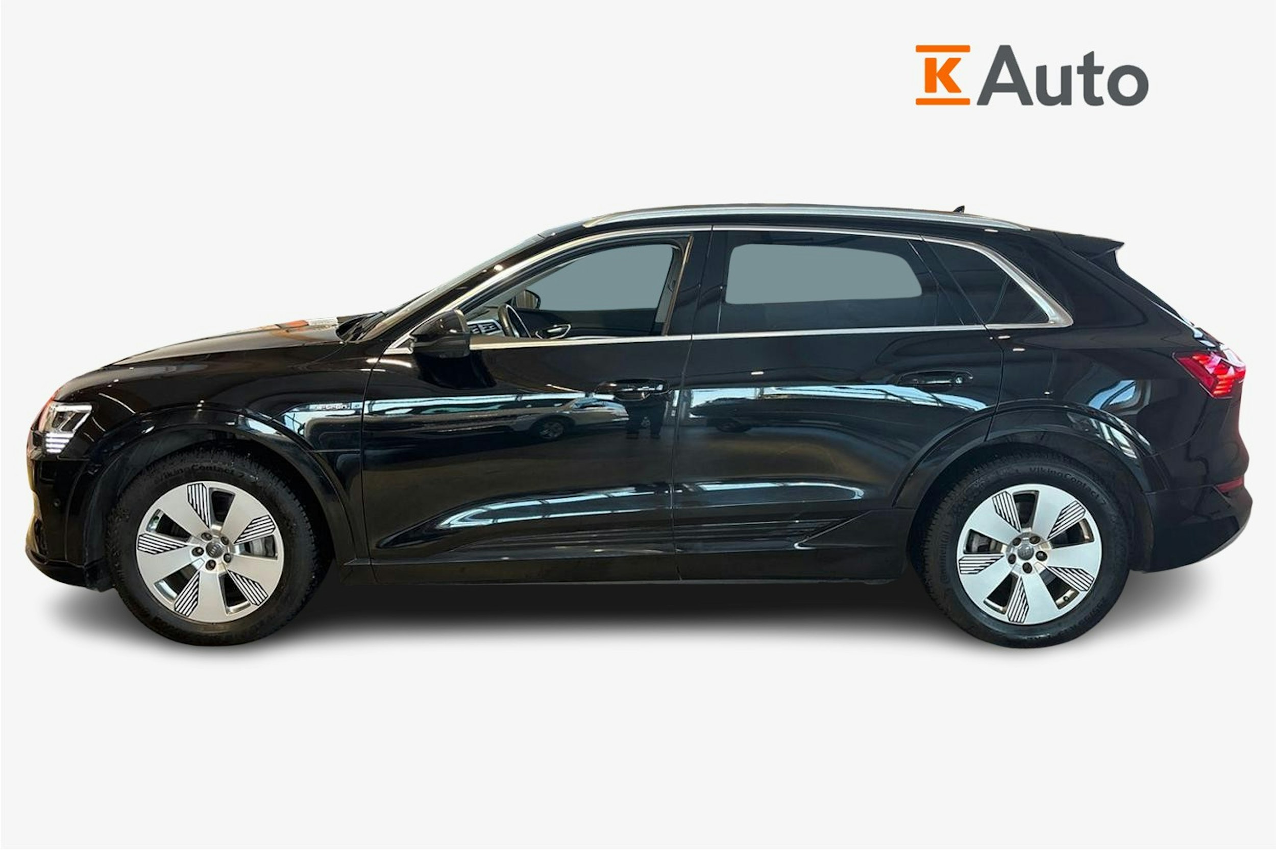 musta Audi e-tron 2023 kuva 6.