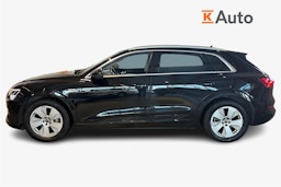 musta Audi e-tron 2023 kuva 6.