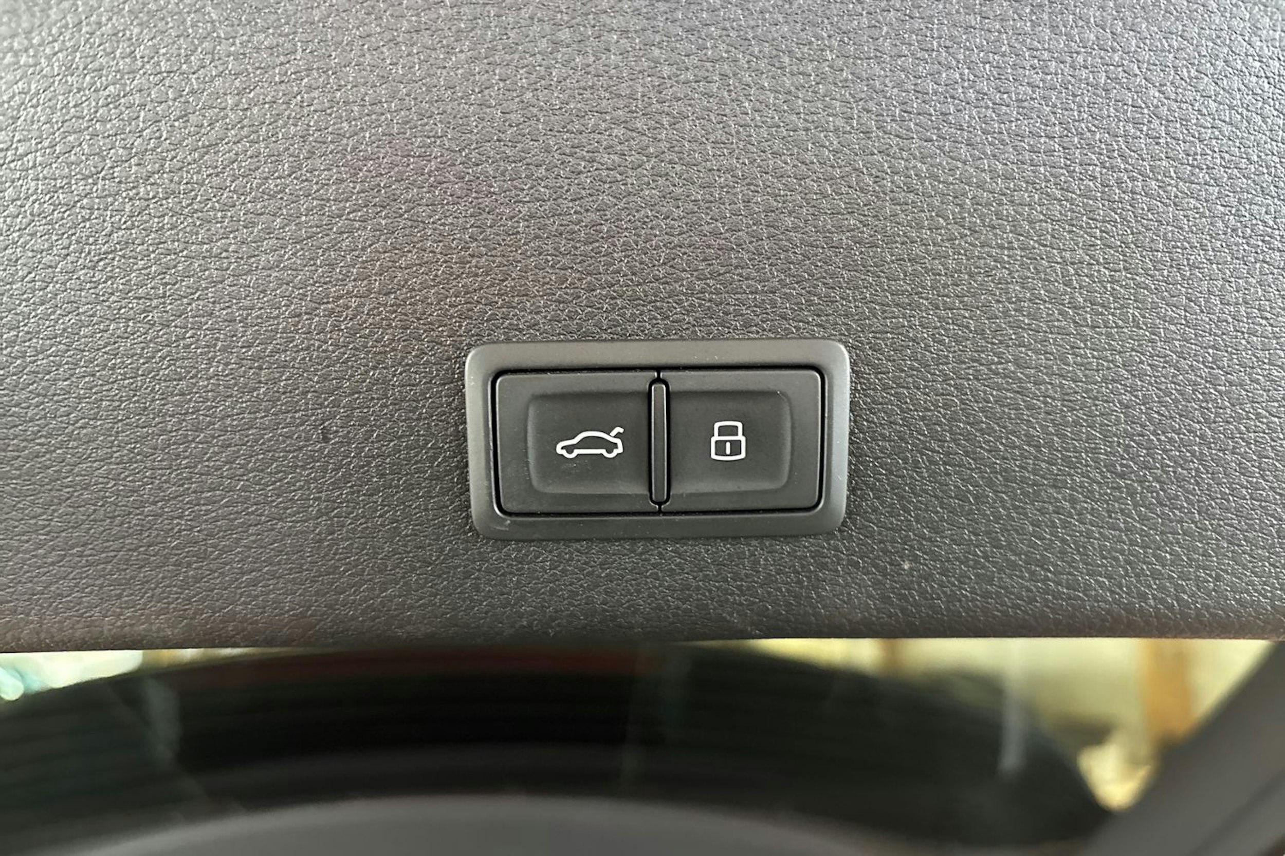 musta Audi e-tron 2023 kuva 20.