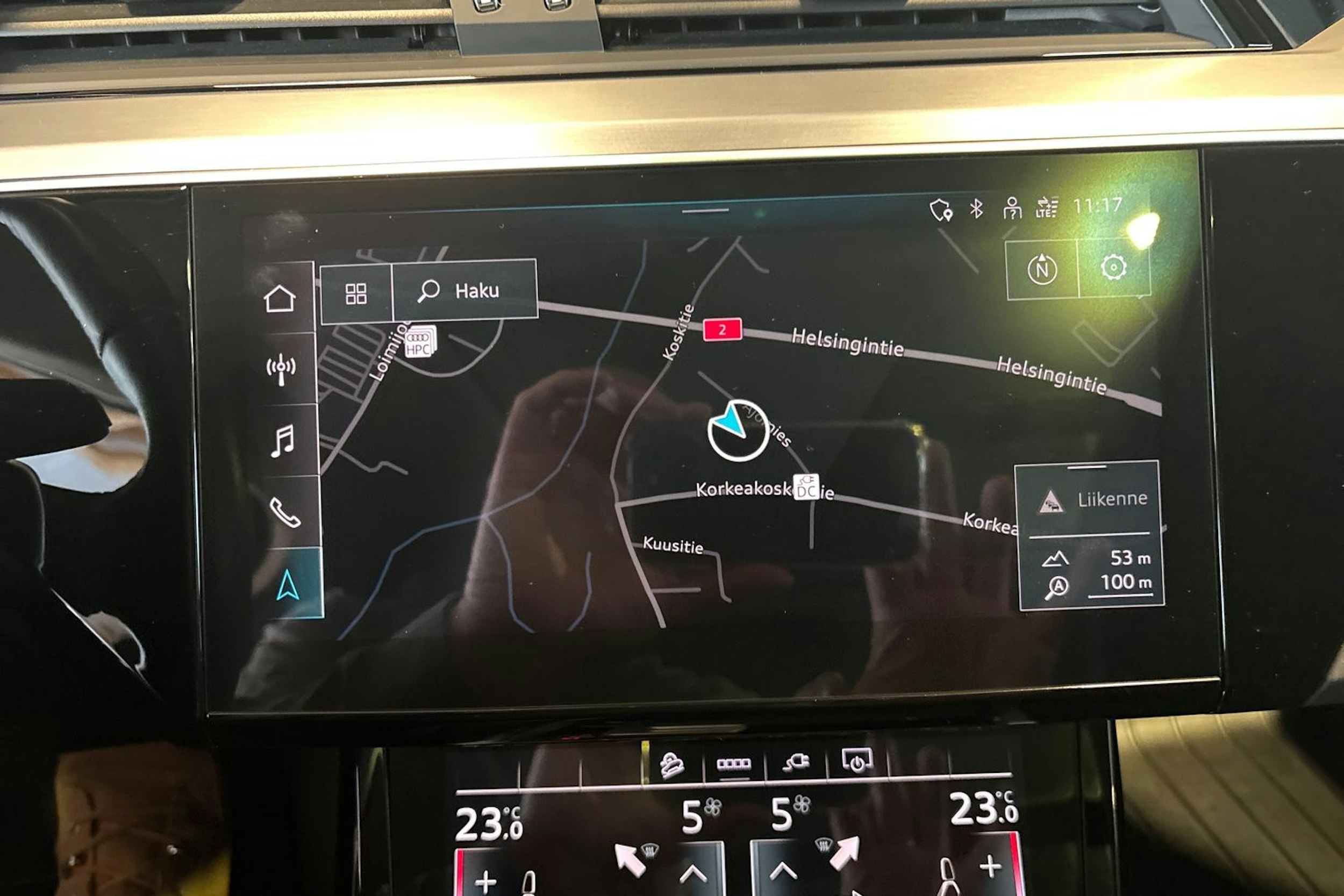 musta Audi e-tron 2023 kuva 24.