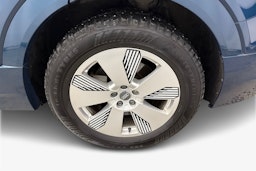 sininen Audi e-tron 2023 kuva 9.