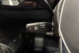 sininen Audi e-tron 2023 kuva 27.