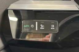 sininen Audi e-tron 2023 kuva 28.