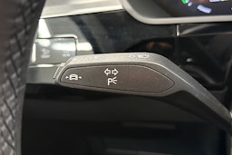 sininen Audi e-tron 2023 kuva 31.