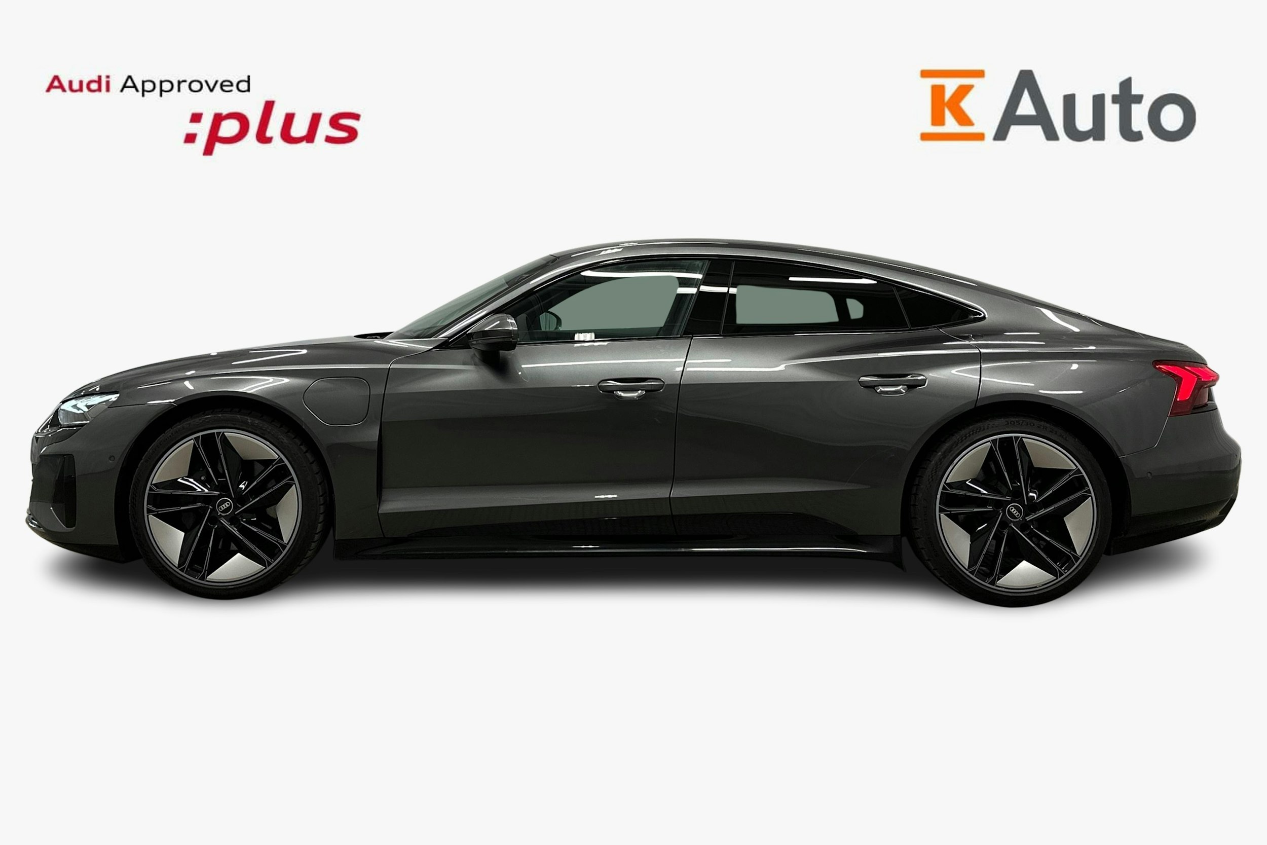 harmaa Audi e-tron 2023 kuva 6.