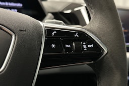harmaa Audi e-tron 2023 kuva 23.