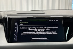 harmaa Audi e-tron 2023 kuva 29.