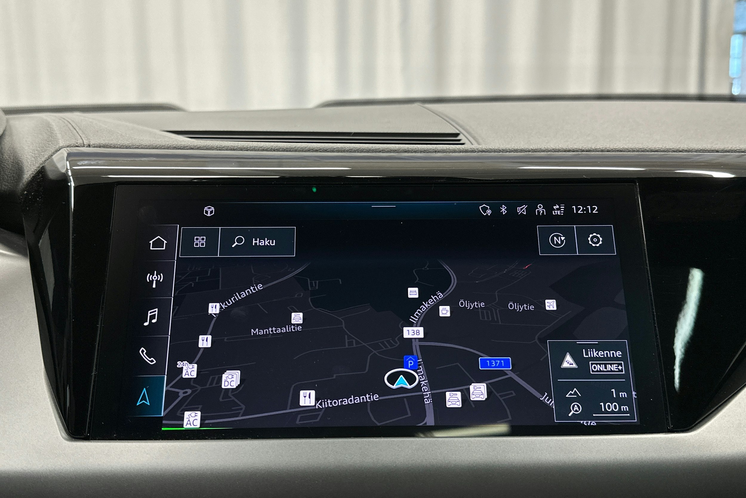 harmaa Audi e-tron 2023 kuva 32.