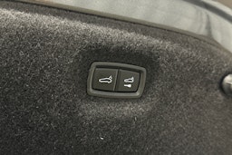 harmaa Audi e-tron 2023 kuva 37.