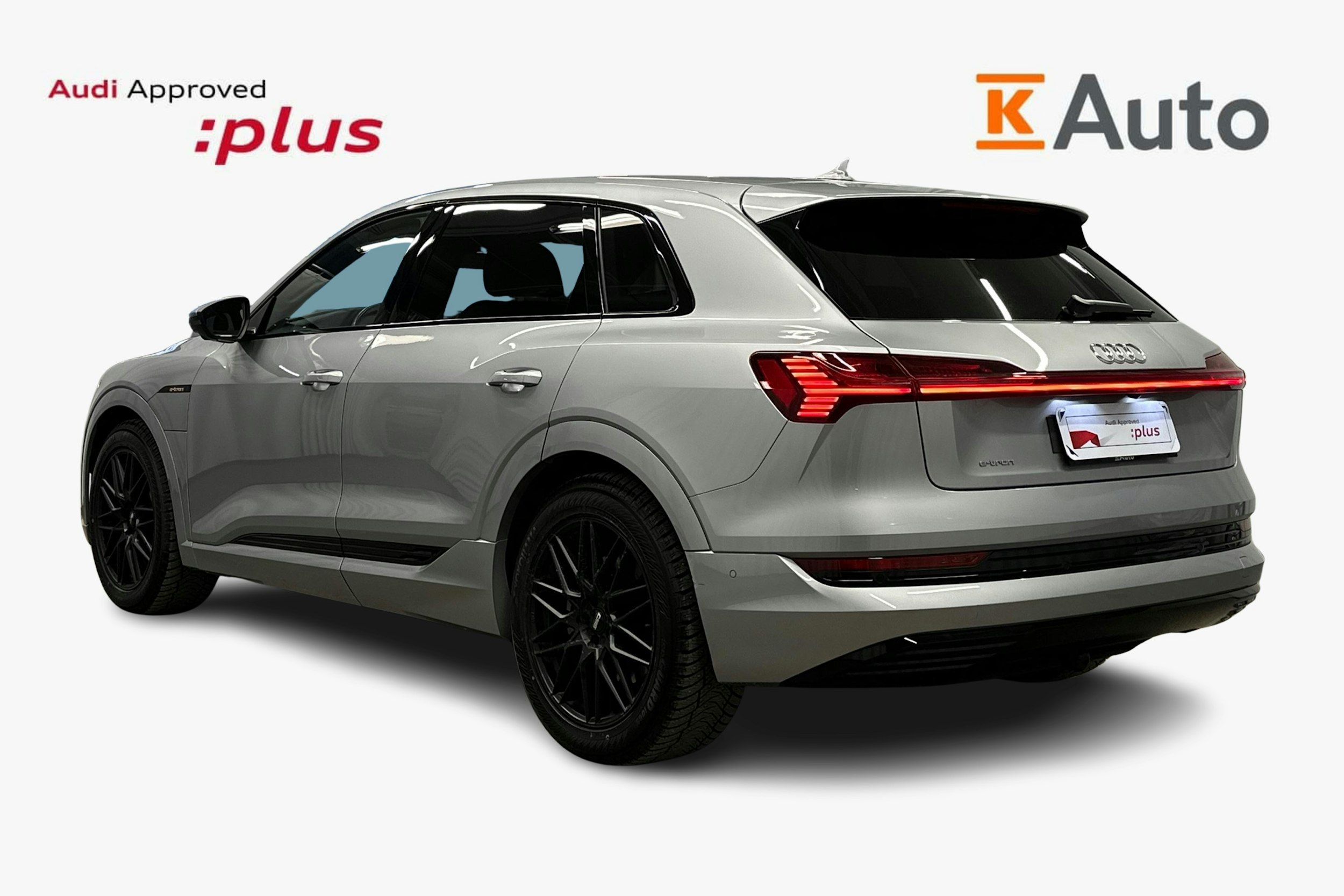 harmaa Audi e-tron 2023 kuva 2.