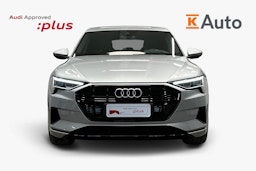 harmaa Audi e-tron 2023 kuva 5.