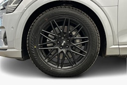harmaa Audi e-tron 2023 kuva 11.