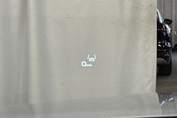 harmaa Audi e-tron 2023 kuva 21.