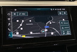 harmaa Audi e-tron 2023 kuva 22.