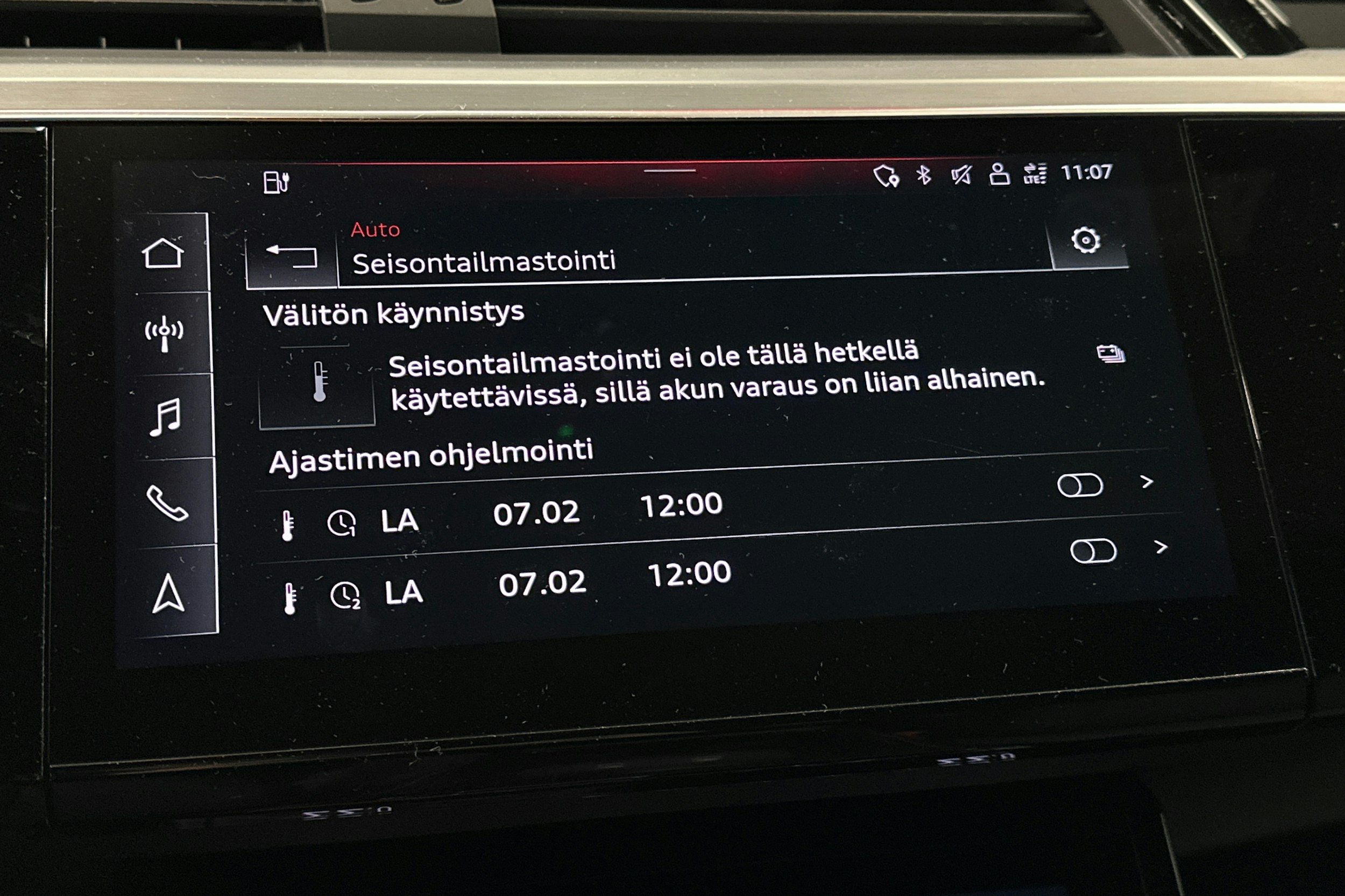 harmaa Audi e-tron 2023 kuva 24.