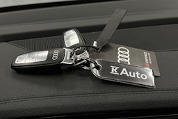 harmaa Audi e-tron 2023 kuva 34.