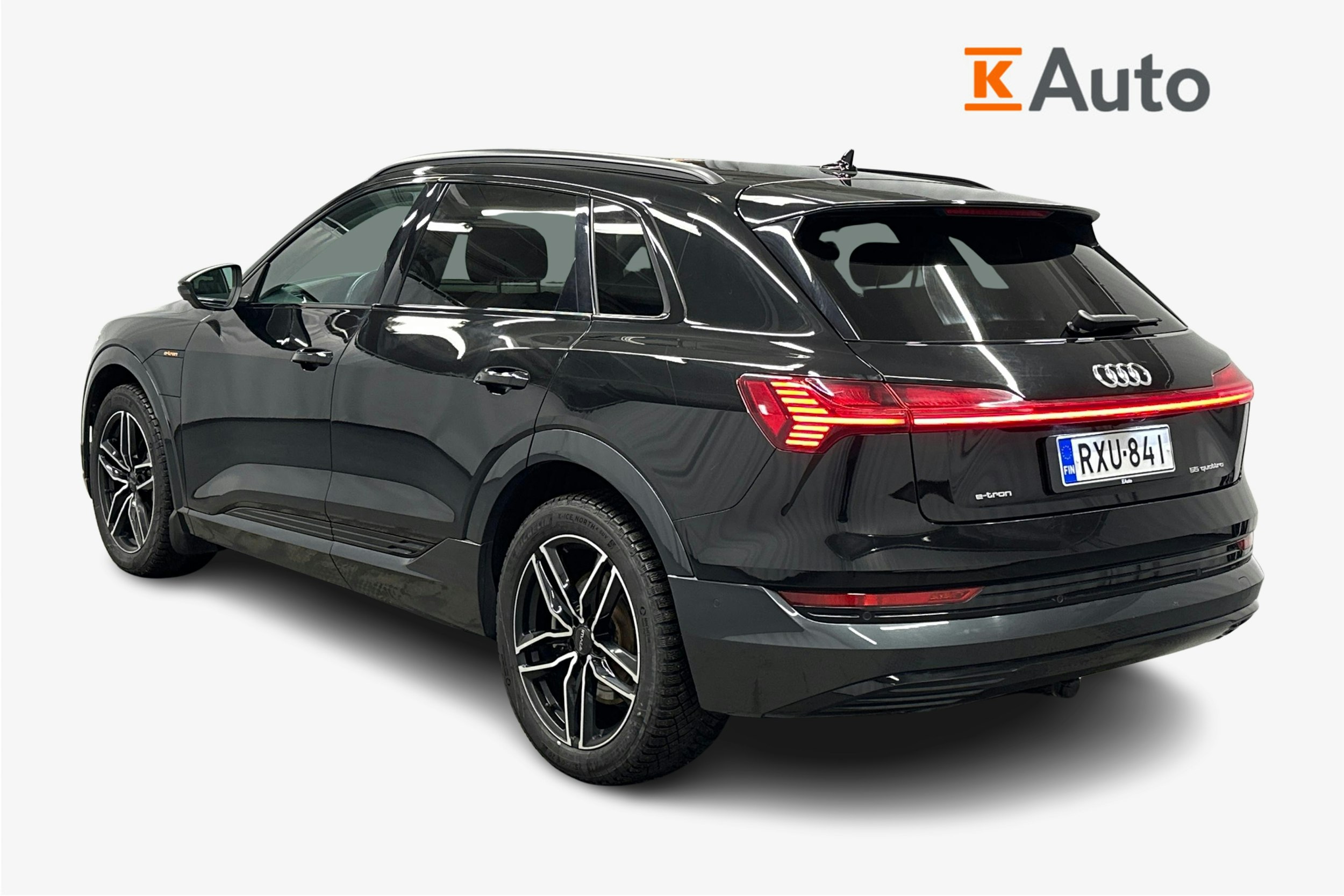 musta Audi e-tron 2023 kuva 2.