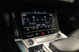 musta Audi e-tron 2023 kuva 26.