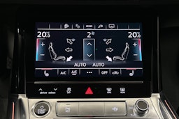 valkoinen Audi e-tron 2023 kuva 23.