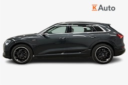 harmaa Audi e-tron 2023 kuva 5.