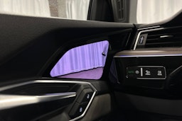 harmaa Audi e-tron 2023 kuva 21.