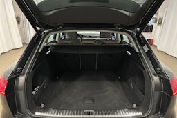 harmaa Audi e-tron 2023 kuva 27.