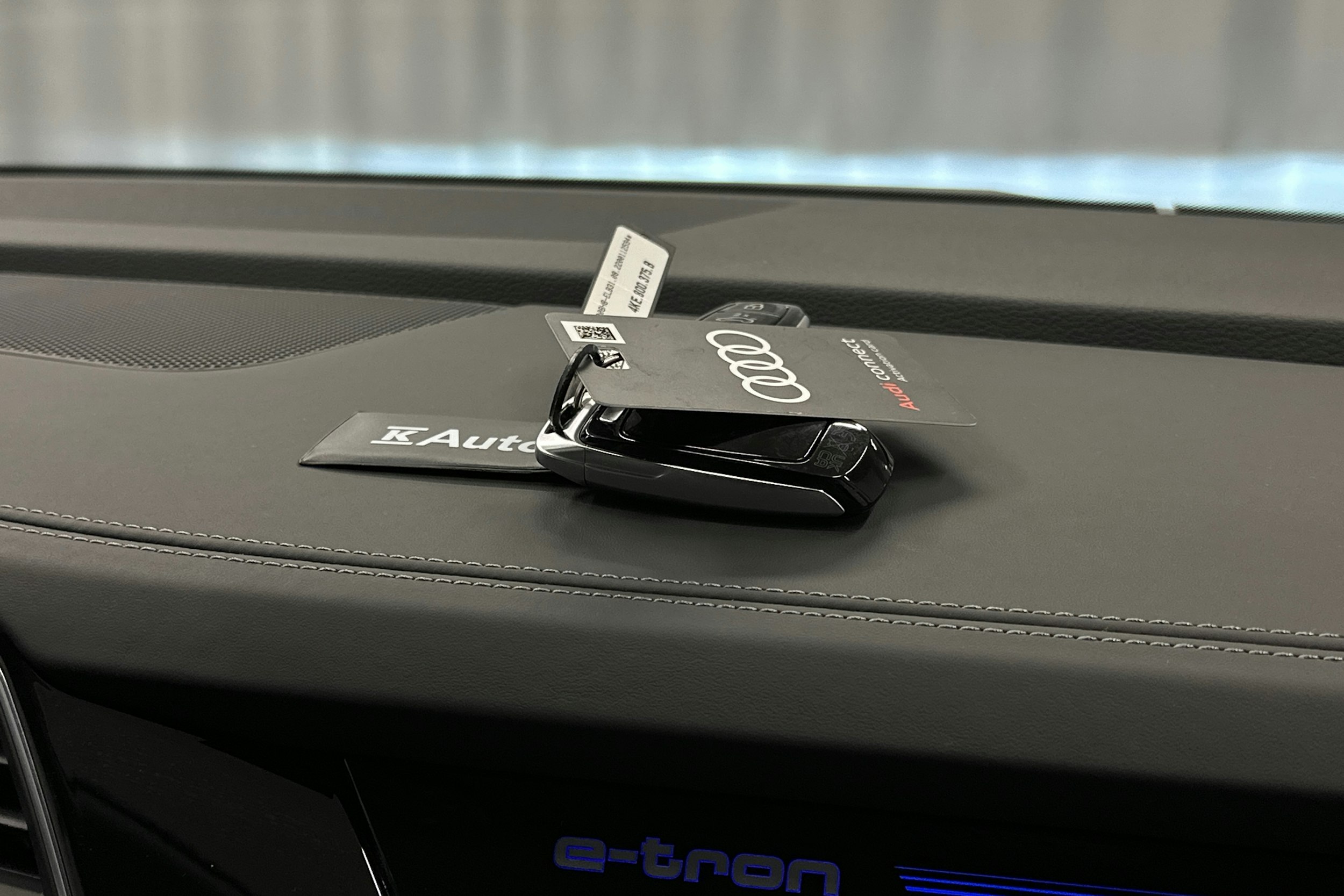 harmaa Audi e-tron 2023 kuva 29.