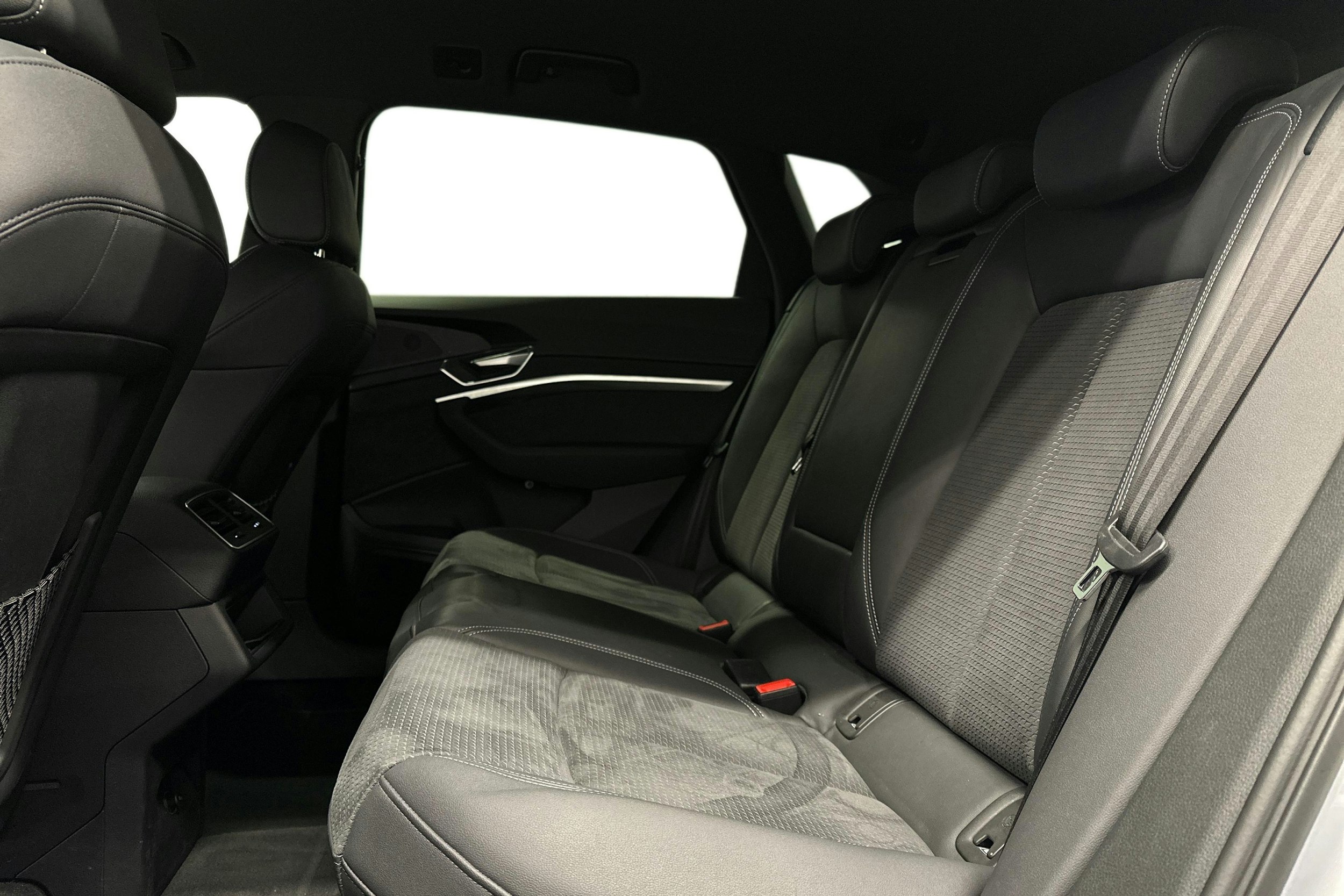 hopea Audi e-tron 2023 kuva 10.