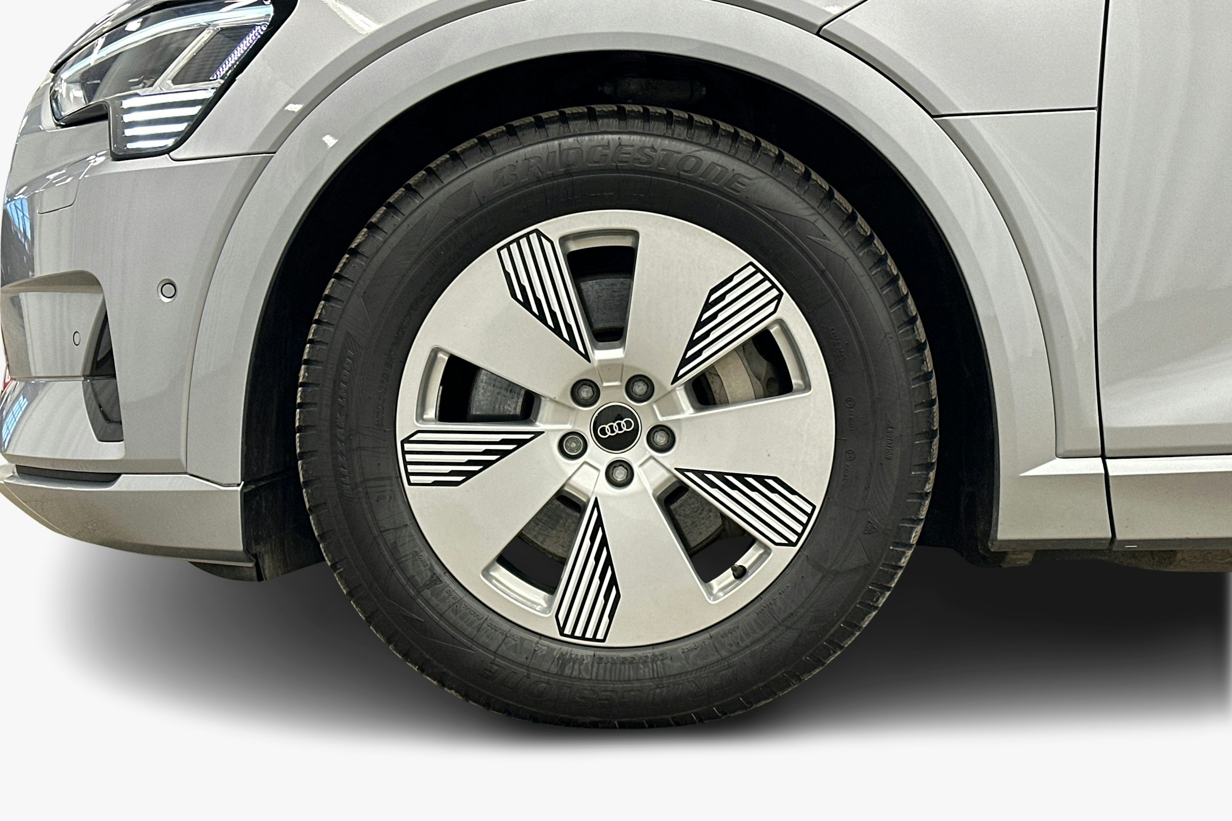 hopea Audi e-tron 2023 kuva 11.