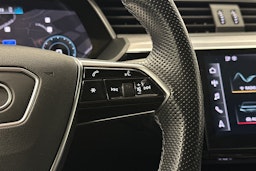 hopea Audi e-tron 2023 kuva 18.