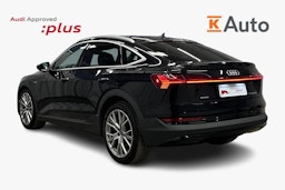 musta Audi e-tron 2023 kuva 2.