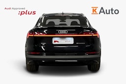 musta Audi e-tron 2023 kuva 3.