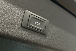 musta Audi e-tron 2023 kuva 14.