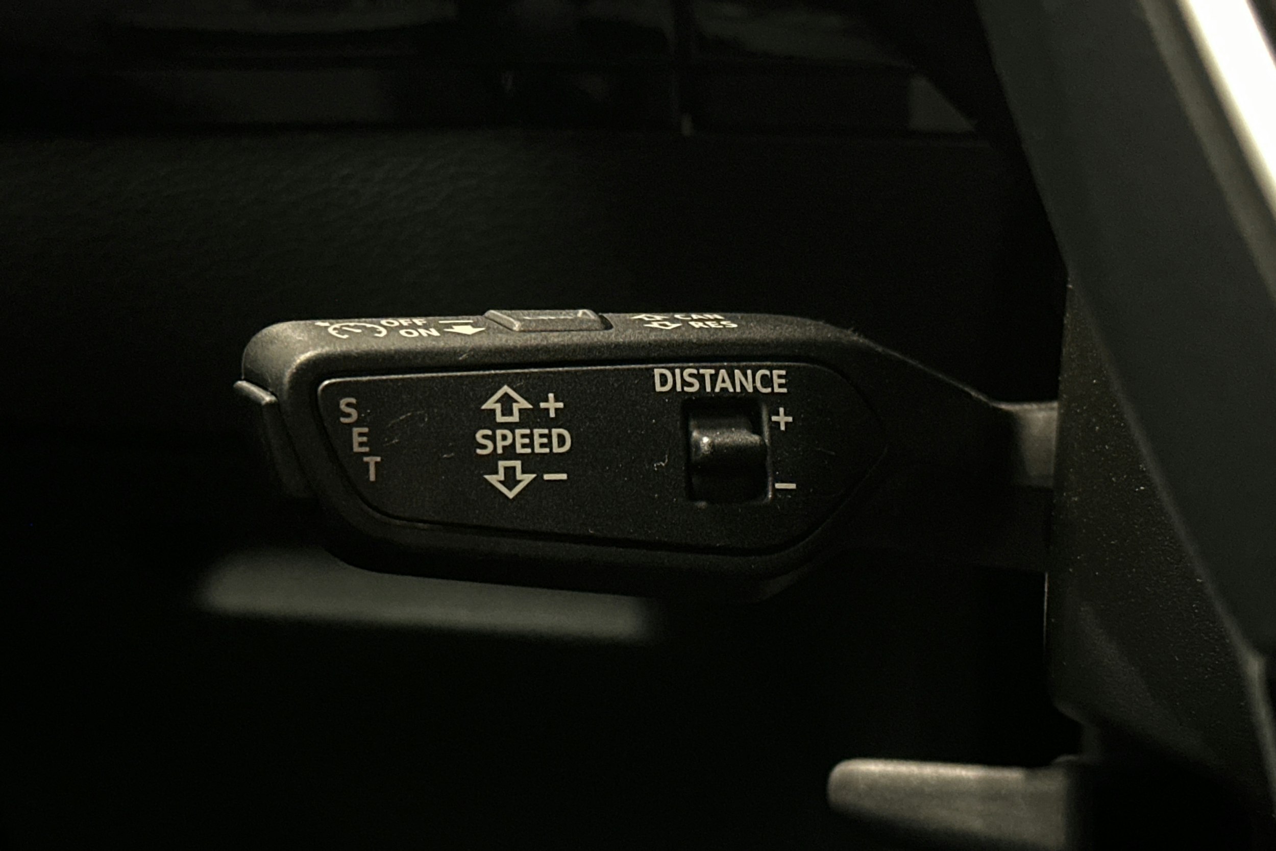 musta Audi e-tron 2023 kuva 19.