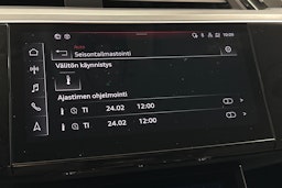 musta Audi e-tron 2023 kuva 23.