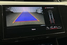 musta Audi e-tron 2023 kuva 27.