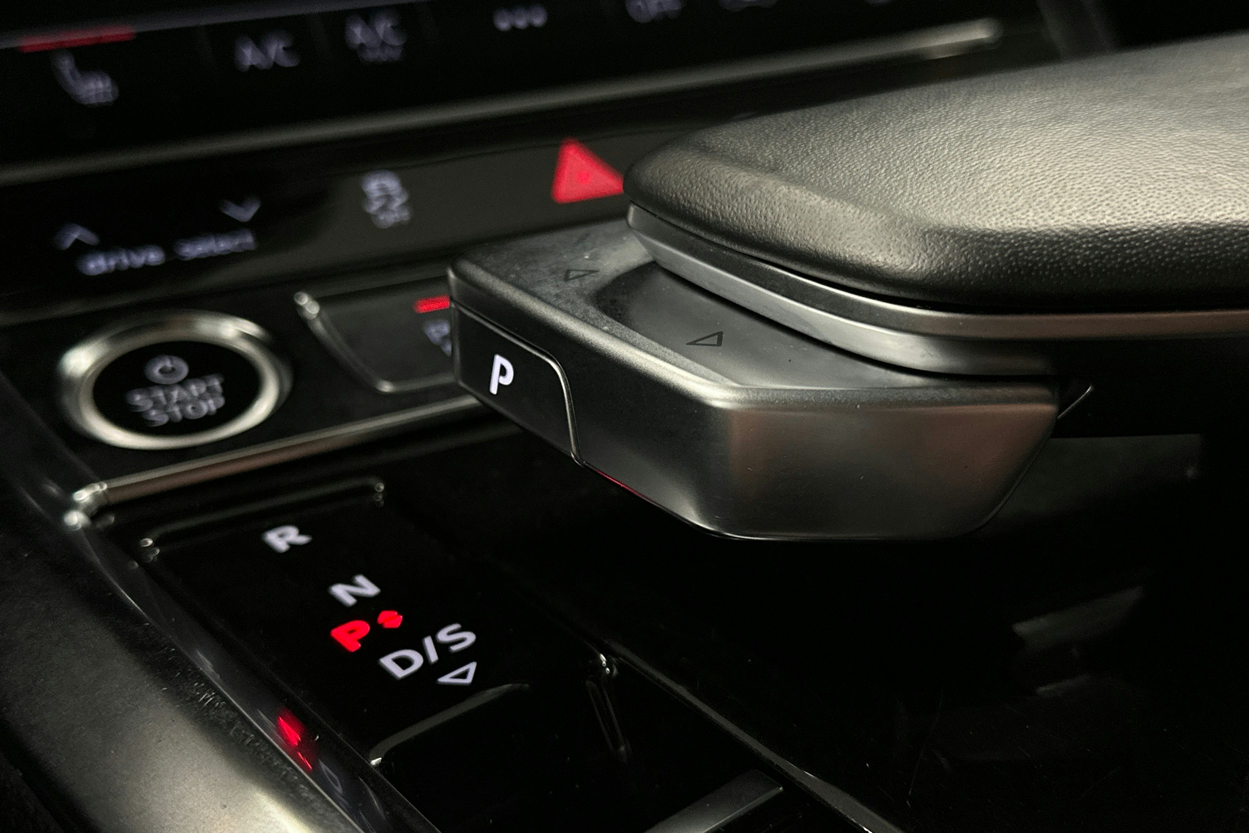 musta Audi e-tron 2023 kuva 29.