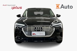 musta Audi e-tron 2023 kuva 5.