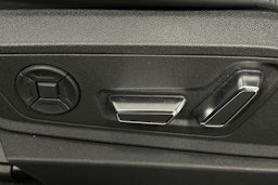 musta Audi e-tron 2023 kuva 16.