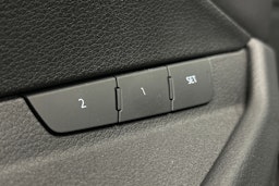 musta Audi e-tron 2023 kuva 17.