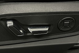 musta Audi e-tron 2023 kuva 18.