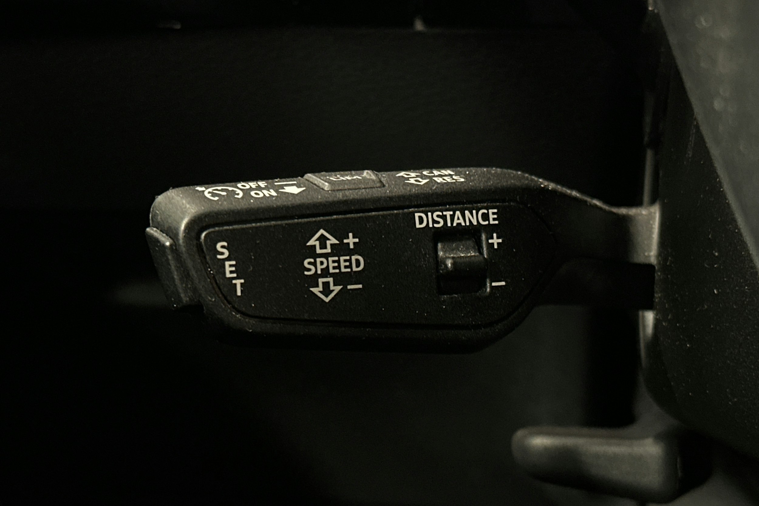 musta Audi e-tron 2023 kuva 23.