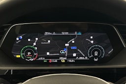 musta Audi e-tron 2023 kuva 24.